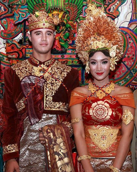 Traditional balinese shop wedding dress